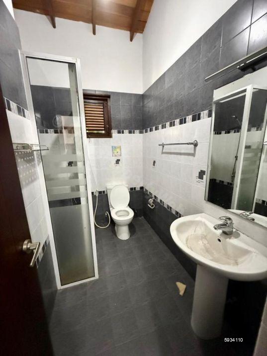 Bathroom - House for sale in Colombo 5