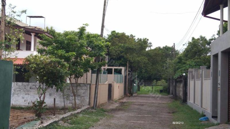 Bare Land for sale in Pelawatte
