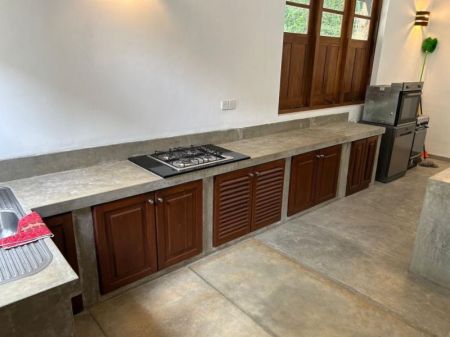 Kitchen - Amazing location 🏡 Luxury 5-Bedroom House for Rent