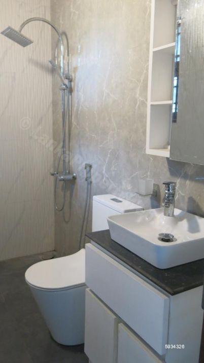 Bathroom - House for rent in Seeduwa