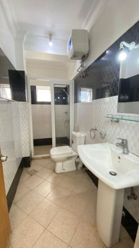 Bathroom - Rent a Fully Furnished 3BHK Apartment in Colombo 05 – Long-Term. (CSMP502)