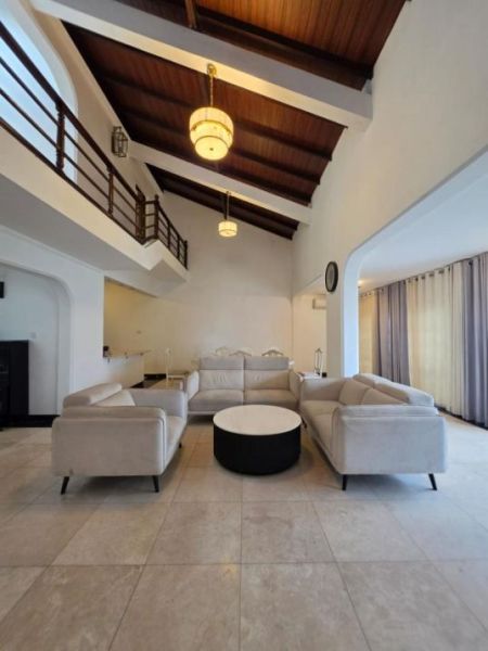 Living Room - FOR Rent | Colombo 7 | 5-Bedrooms | Luxury House