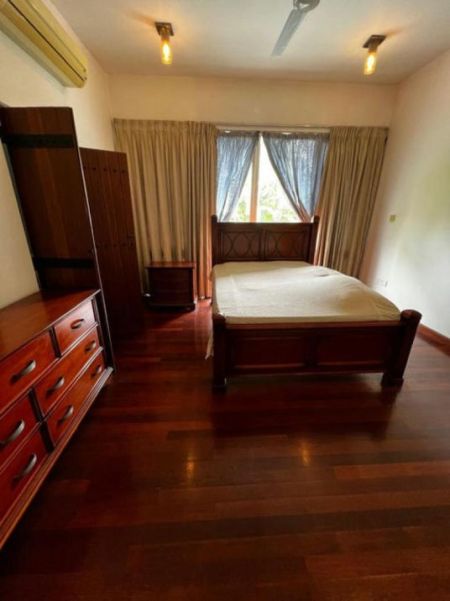 Bedroom - 07 Bedroom Unfurnished House for Sale in Colombo 07 (A6463)