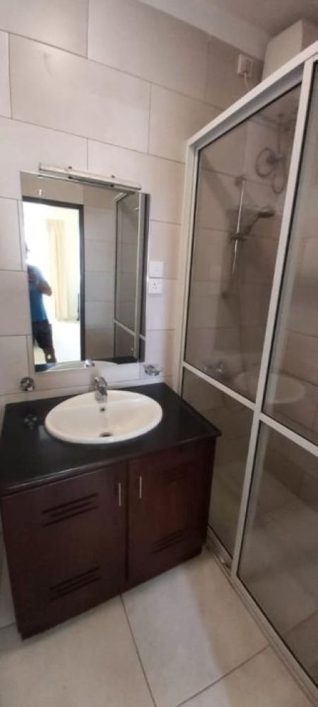 Bathroom - Apartment For Sale in Colombo 06 