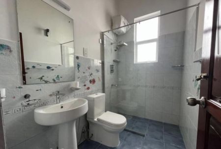 Bathroom - Super Spacious 3 Bed Apartment in Colombo 07 for $1099 | Best Deals from ZOOM REAL ESTATE Top Realtor Romesh MALCOLM 