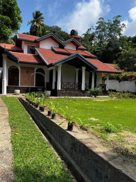 Exterior - Spanish-Style Villa & 65 Perches of Land Near Galle – Rs. 65 Million- SALE