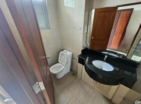 Bathroom - 02 Bedroom Furnished Apartment for Rent in Colombo 05 (A6453)