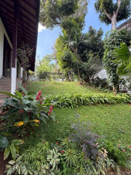 Exterior - Luxury House for sale in Battaramulla 