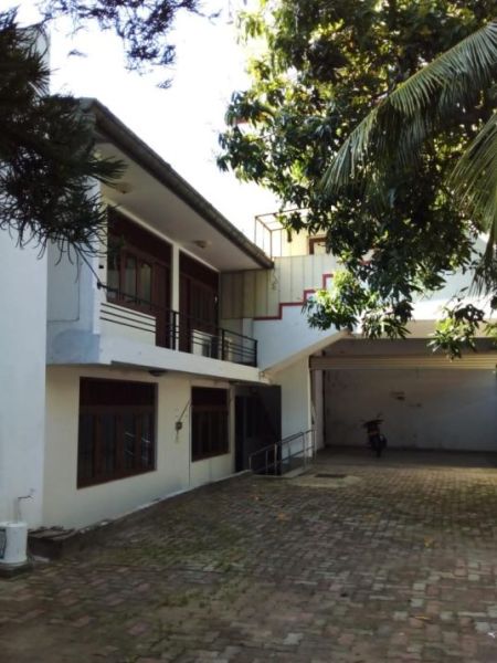 Exterior - 6 Bedroom Property for Rent - Colombo 7 | LKR 1,200,000 Per Month (EM974)