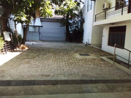Exterior - 6 Bedroom Property for Rent - Colombo 7 | LKR 1,200,000 Per Month (EM974)
