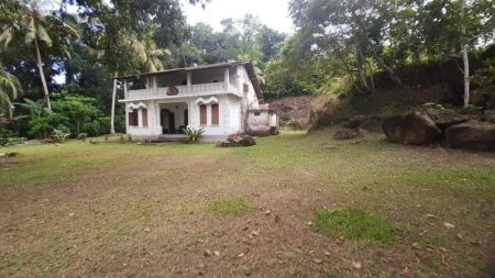 Exterior - Walawwa-Style Ancestral Residence for Sale in Galle