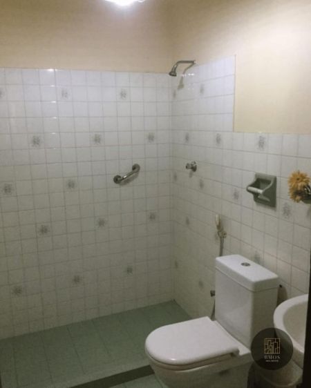 Bathroom - House for sale in Nawala 