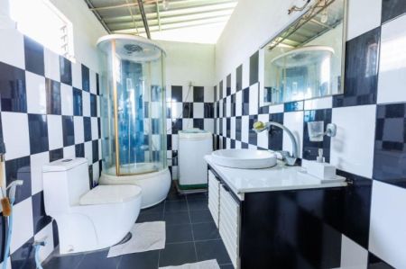 Bathroom - 8.5 Perches Semi-Furnished House for Sale - HL42759