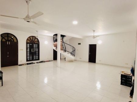 Living Room - 8 BR House for rent in Battaramulla 