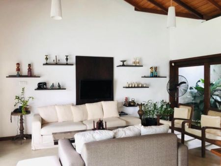 Living Room - Luxury House for rent in Colombo 5 