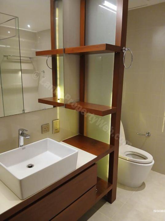 Bathroom - Apartment for rent in Colombo 3