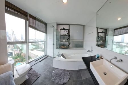 Bathroom - 4 BHK Apartments for sale in Colombo 3 - PDA355