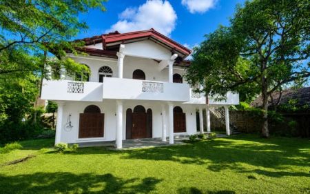 Exterior - Complete House for Sale at Vishaka Road, Gampaha.