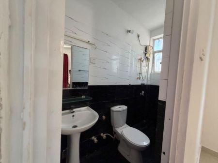Bathroom - 🏡 Falcon Residencies | Spacious 3-bedroom Apartment For Rent 