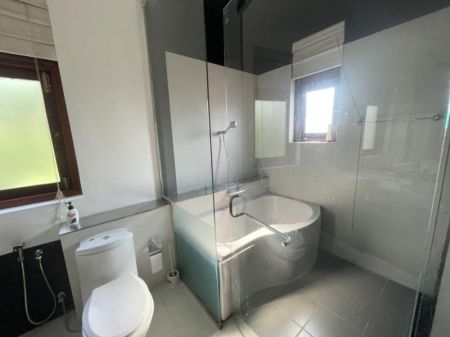 Bathroom - Luxury 4 Bedroom House for Rent | Battaramulla