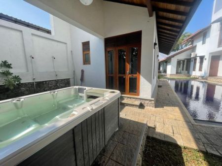 Exterior - Luxury 4 Bedroom House for Rent | Battaramulla