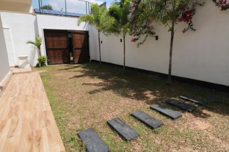 Exterior - Newly Refurbished Colombo 7 Home with Pool