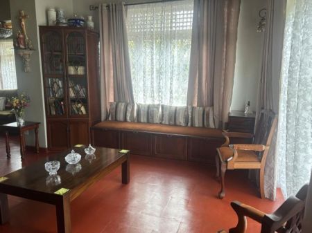 Living Room - 14 Perch Property with House for Sale in Jambugasmulla Mawatha, Nugegoda