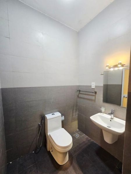 Bathroom - 2 Bedroom Semi Furnished Apartment for Rent - Dehiwela | LKR 170,000 Per Month (EM977)
