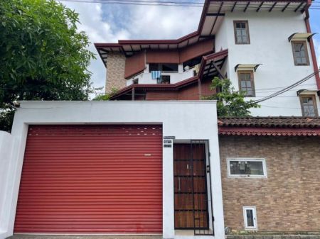 Exterior - 3-Unit House for Sale in Rajagiriya / LKR 200,000,000 (Negotiable) (EM235RN)