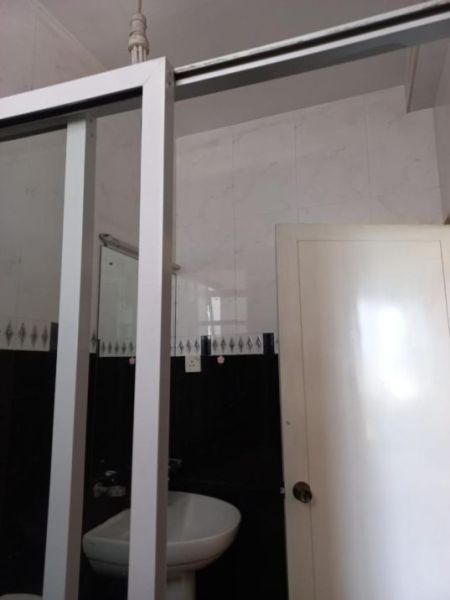 Bathroom - Luxury 3BR Apartment for rent in Colombo 4 