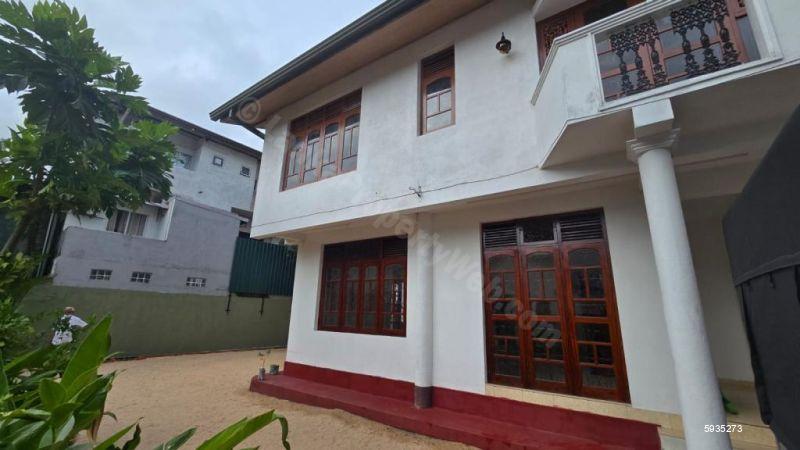 Exterior - House for rent in Colombo 5