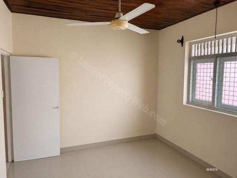 Bedroom - House for rent in Kalubowila