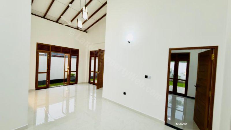 House for sale in Kesbewa