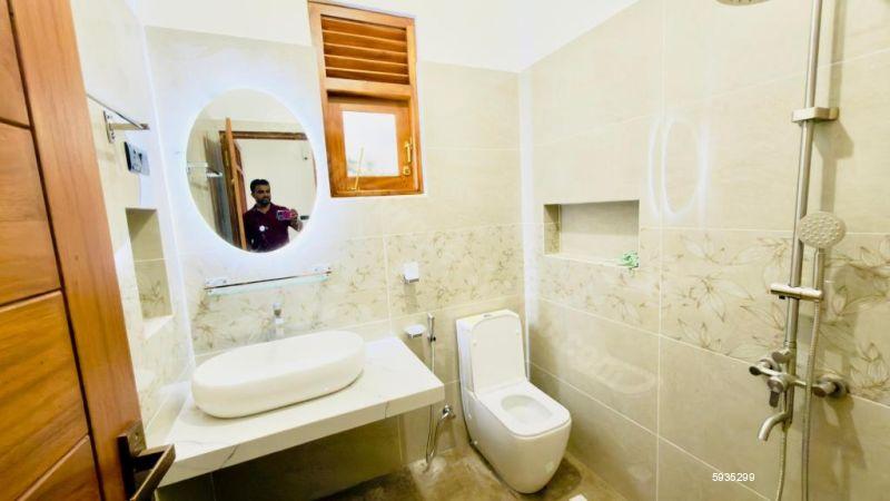 Bathroom - House for sale in Kesbewa