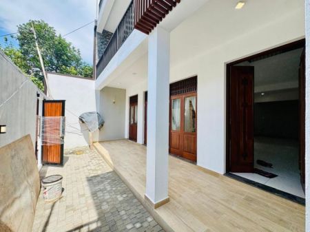 Exterior - House for sale in Battaramulla 