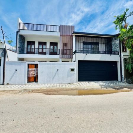 Exterior - House for sale in Battaramulla 