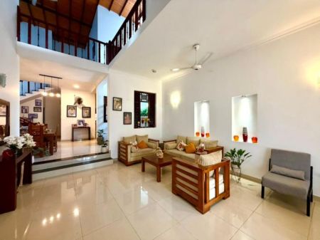 Living Room - House for sale in Thalawathugoda 