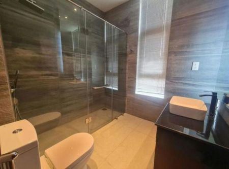 Bathroom - Empire - 04 Bedroom Furnished Penthouse For Sale in Colombo 02 (A583)