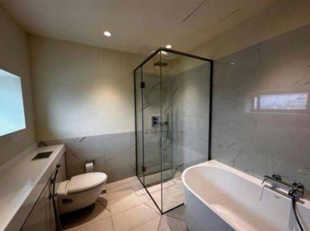Bathroom - Cinnamon Life - 03 Bedroom Unfurnished Apartment for Sale in Colombo 02 (A3585)