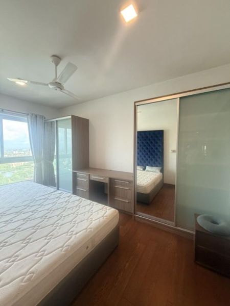 Bedroom - 4 Bedroom Luxury Penthouse for rent @ fairway Elements