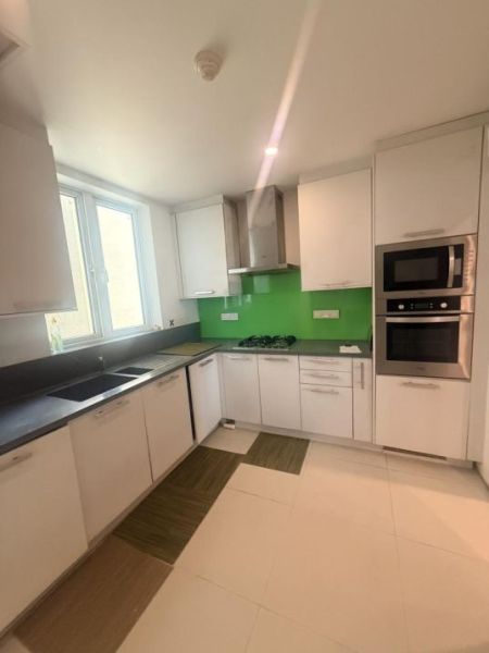 Kitchen - 4 Bedroom Luxury Penthouse for rent @ fairway Elements