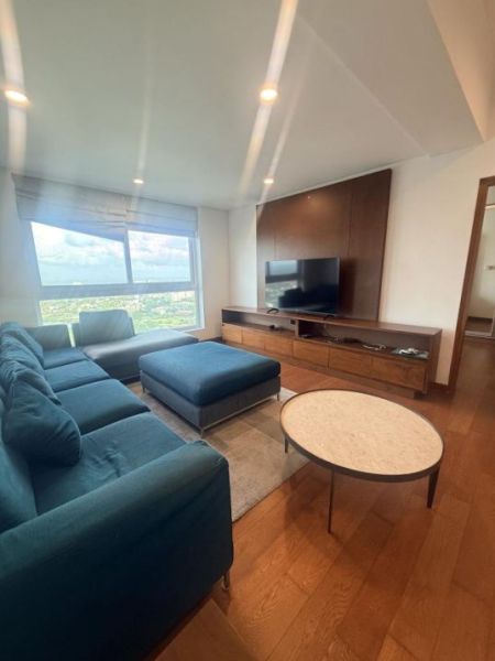 Living Room - 4 Bedroom Luxury Penthouse for rent @ fairway Elements