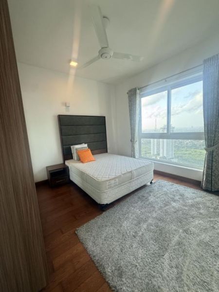 Bedroom - 4 Bedroom Luxury Penthouse for rent @ fairway Elements