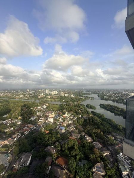 Exterior - 4 Bedroom Luxury Penthouse for rent @ fairway Elements