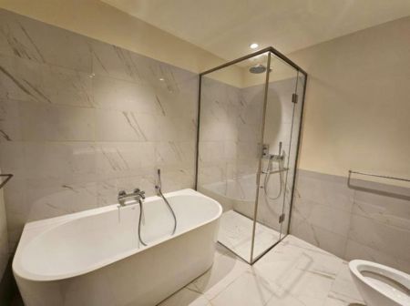 Bathroom - Cinnamon Life - 02 Bedroom Unfurnished Apartment for Sale in Colombo 02 (A5197)