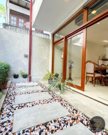 Exterior - House for sale in Moratuwa 