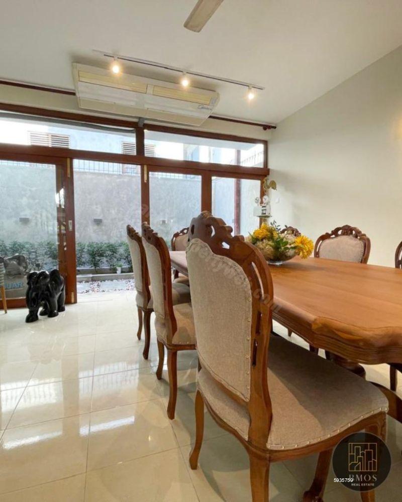 Dining room - House for sale in Moratuwa