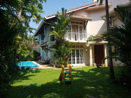 Exterior - Two Storied House For Sale in Colombo 5 - PDH182