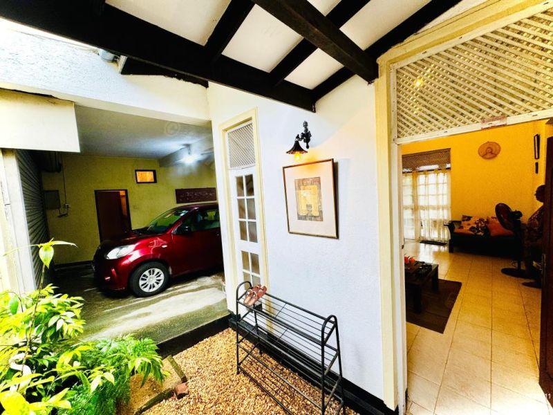 House for sale in Thalawathugoda