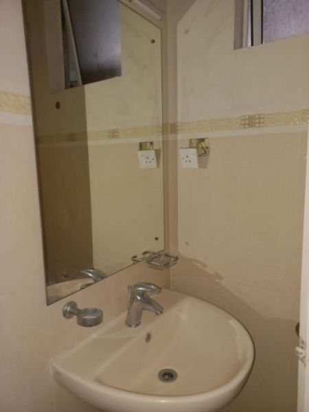 Bathroom - 3 Bedroom Apartment for rent in Colombo 4 